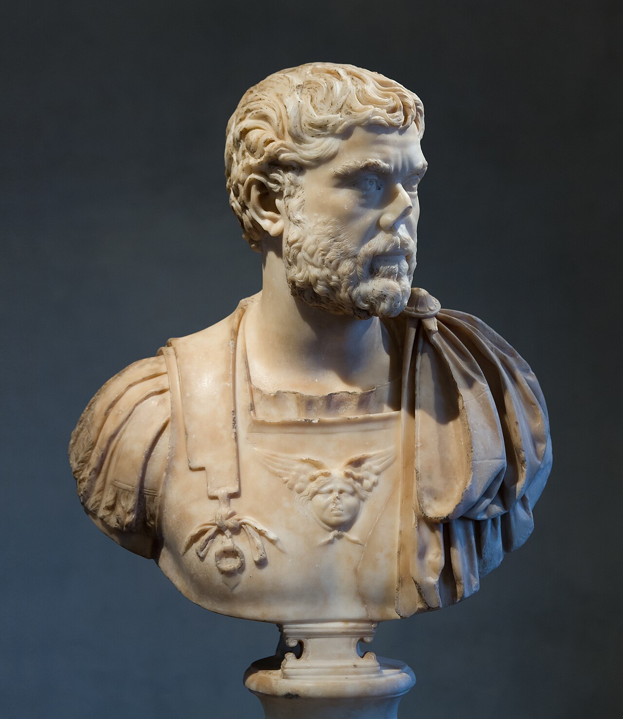 Zırhlı Adam Büstü